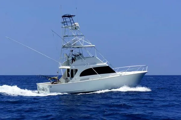 Miss Mojo, a 41’ G&S fishing charter boat in Kona, Hawaii